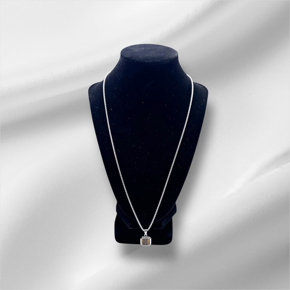 Unisex Elegant Silver and brown Pendant Necklace